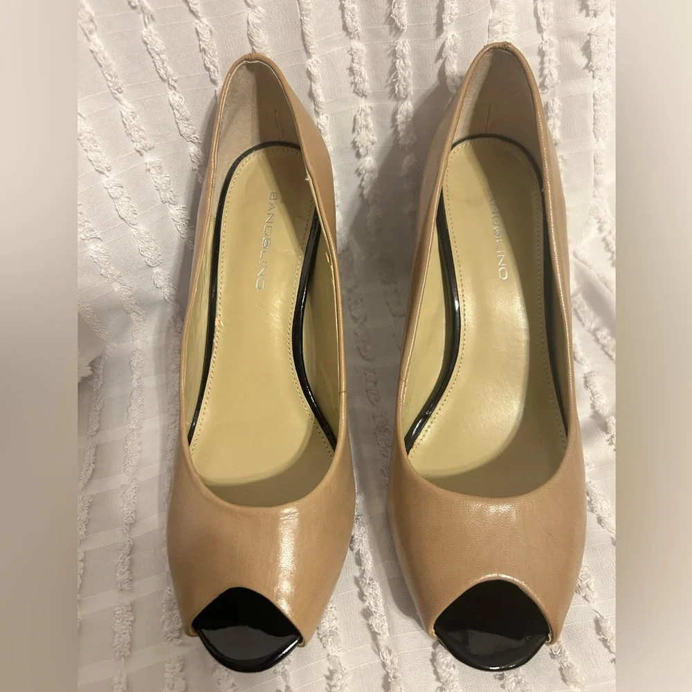 Bandolino Size 6.5M Tan Leather Peep Toe Block Heel Pumps‎